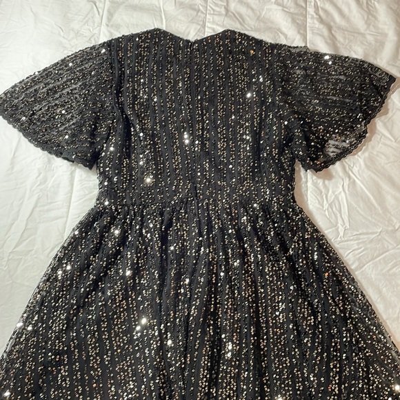 Volume Tiered Mesh Midi Sequin Dress - Picture 5 of 7